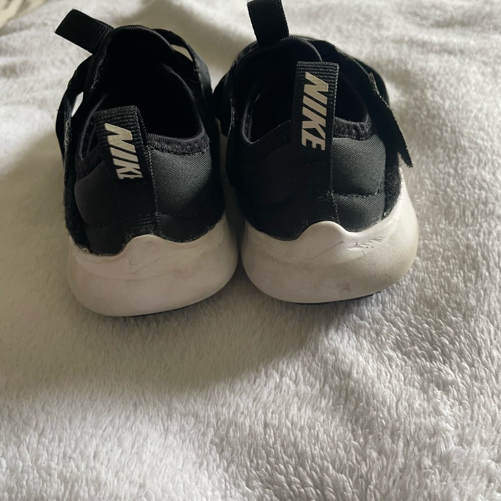 Nikes - Picture 3 of 5